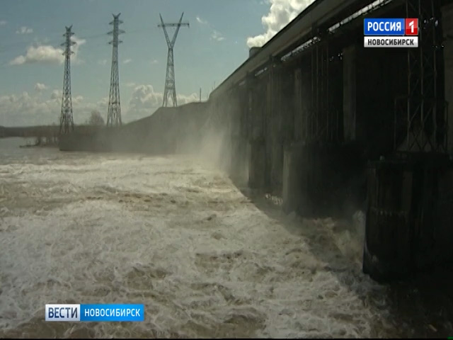 Новосибирская ГЭС увеличивает сбросы: уровень воды в Оби поднимется до 350 сантиметров