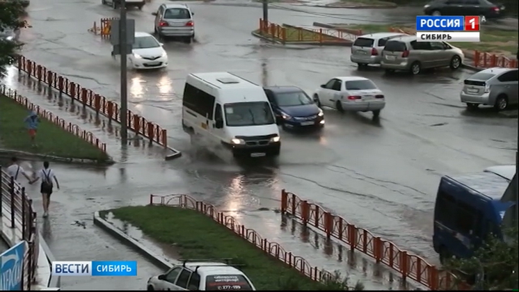 Улицы Улан-Удэ ушли под воду из-за сильного ливня