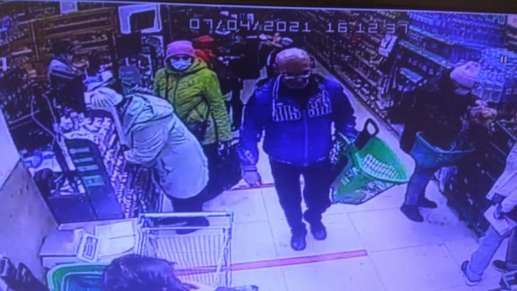 Житель Новосибирска похитил корзину с продуктами из магазина
