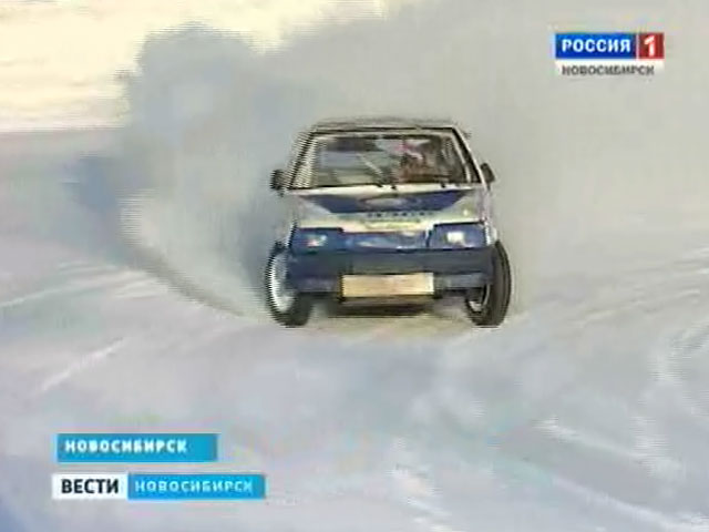 В Новосибирске прошел второй этап ледовых автогонок