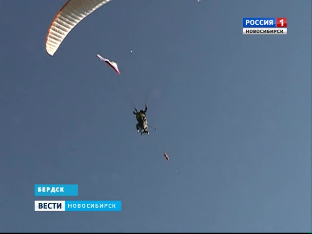 Колясочница из Новосибирска взмыла в небо на параплане