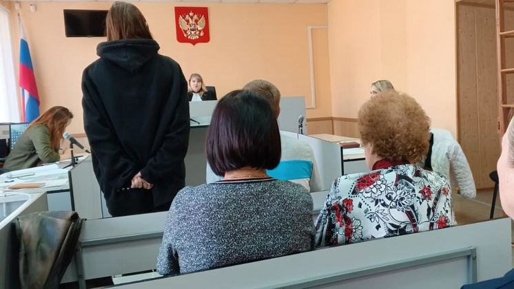 16-летняя жительница Новосибирской области обманула старушек на 200 тысяч рублей