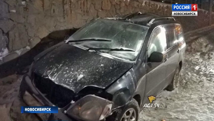 Обрушившаяся металлическая конструкция стала причиной гибели водителя в Новосибирске