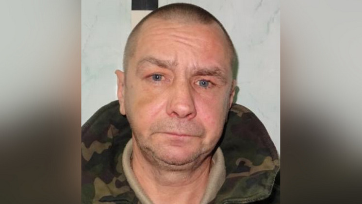 Мужчину с цветной татуировкой на руке три недели разыскивают под Новосибирском