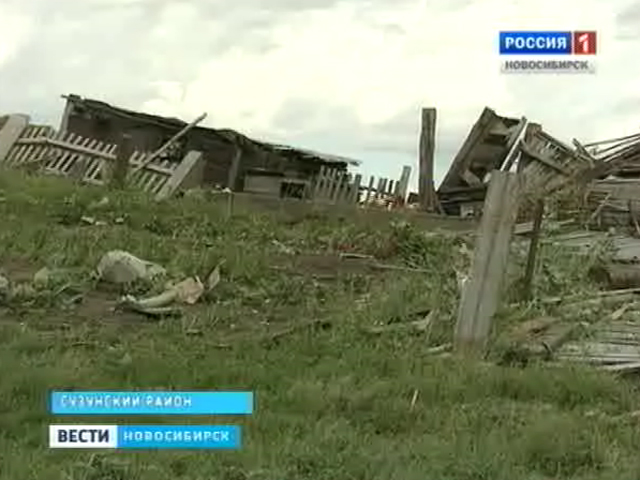 Сильнейший ветер атаковал деревню в Новосибирской области