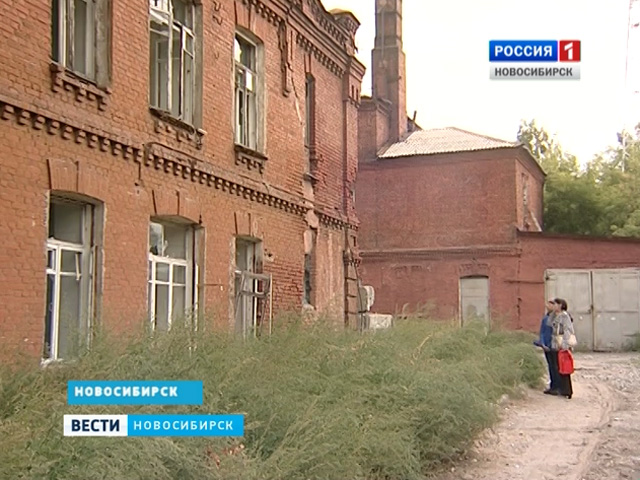 На территории военного городка в Новосибирске разрушается памятник истории