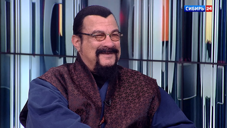 Стивен Сигал в Новосибирске: «Многие американцы любят Россию вопреки всему»