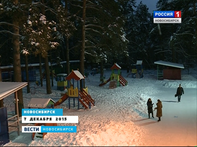 Воспитателям детских садов Новосибирска запретили пользоваться мобильными телефонами