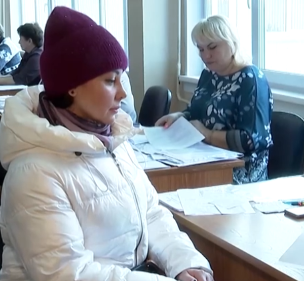 мама подает заявление в школу мама подает заявление в школу