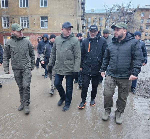 Андрей Травников в командировке на Донбасс