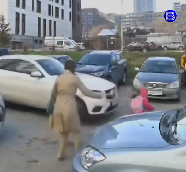 Наезд машины на девочку на самокате