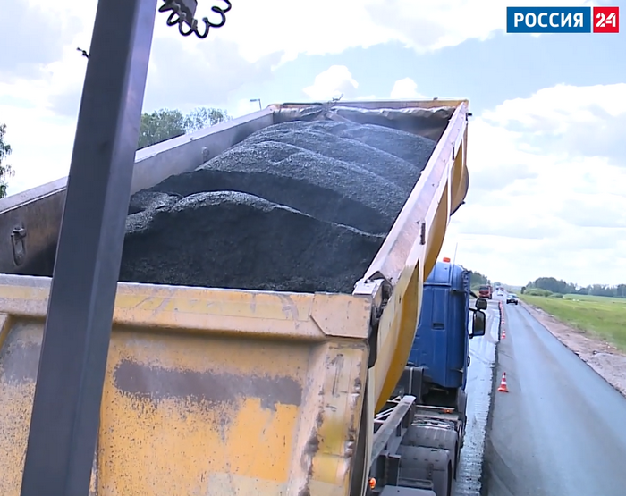 Асфальт в кузове грузовика Асфальт в кузове грузовика