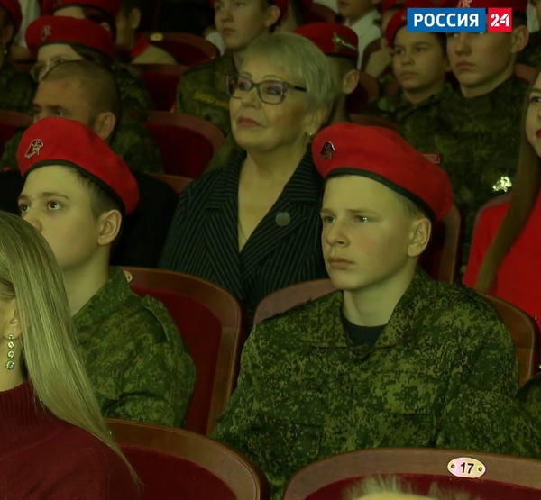 Юнармейцы в зале