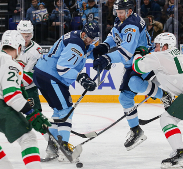 Игра ХК "Сибирь" с командой "АкБарс"