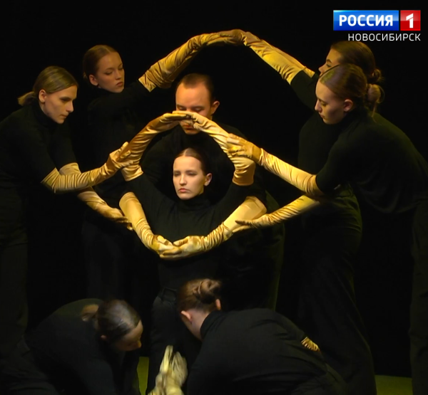 Артисты на сцене