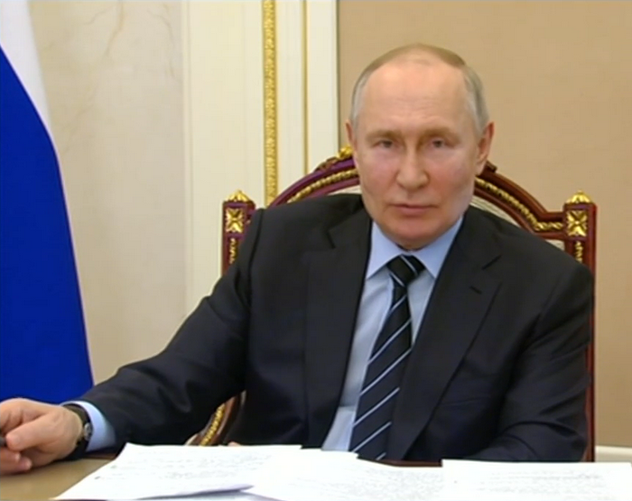 Владимир Путин проводит встречу с Андреем Травниковым