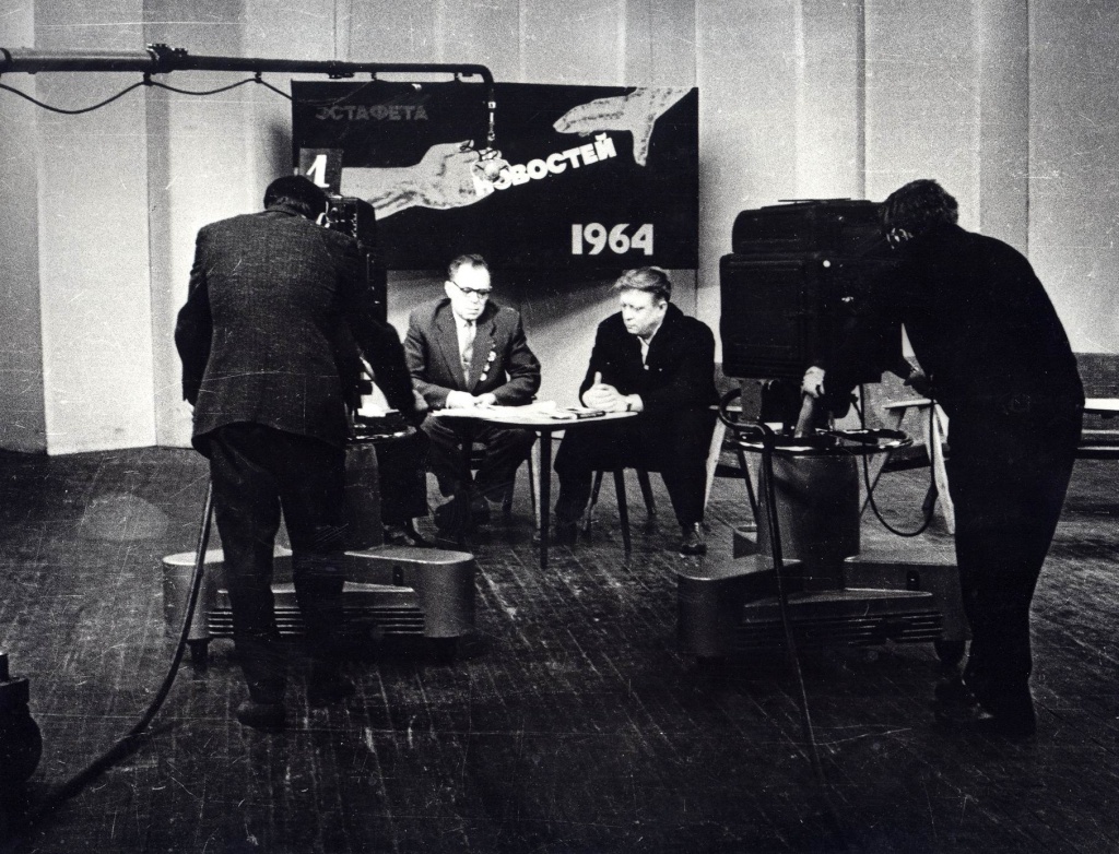 TV007-новости 1964 в павильоне.jpg