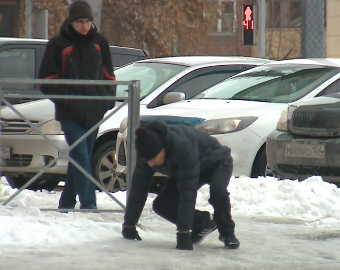 Упал мужчина