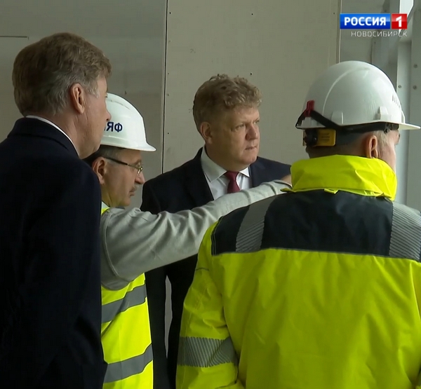 Анатолий Серышев осматривает СКИФ Анатолий Серышев осматривает СКИФ