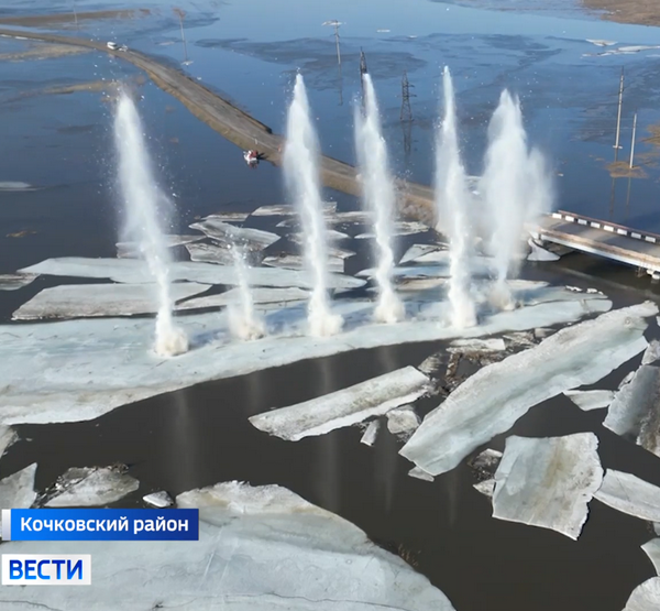 На реке Карасу произвели подрыв льда