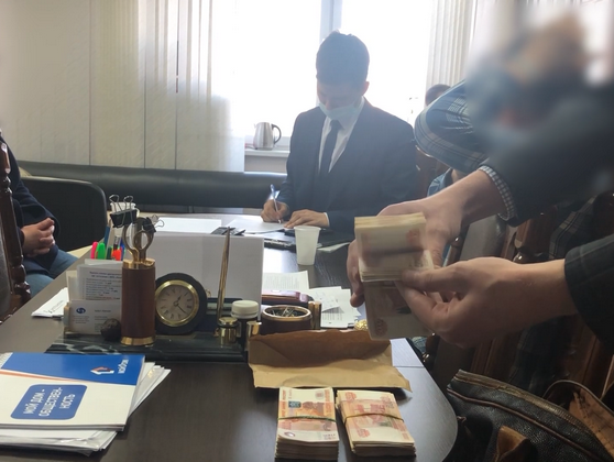 Деньги в пачках Деньги в пачках