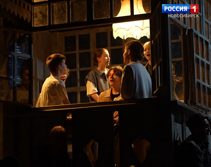 Актеры поют в спектакле Актеры поют в спектакле