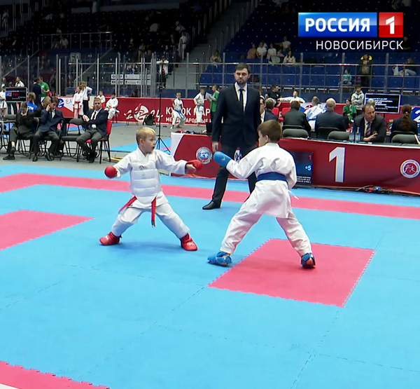 Юные каратисты на татами