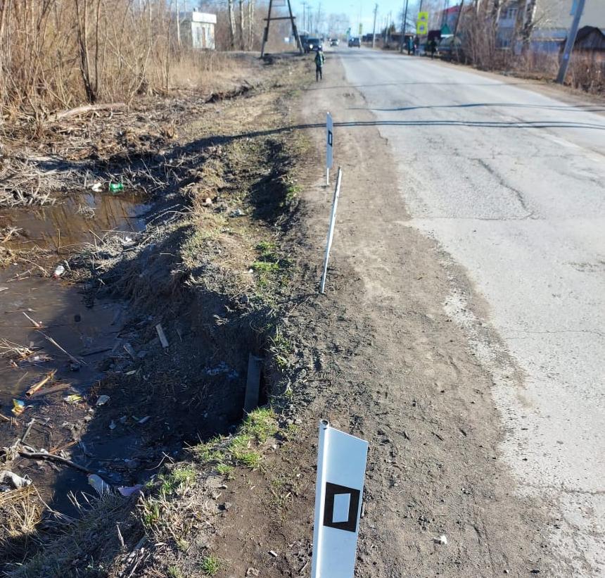 Дыры, трещины и грязь: новосибирцы пожаловались на ужасное состояние дорог