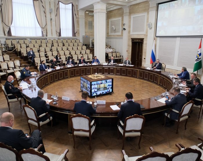 Новосибирский губернатор Травников отметил рост темпов строительства новой ледовой арены Новосибирский губернатор Травников отметил рост темпов строительства новой ледовой арены