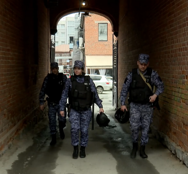 Экипаж Росгвардии идёт на дежурство Экипаж Росгвардии идёт на дежурство