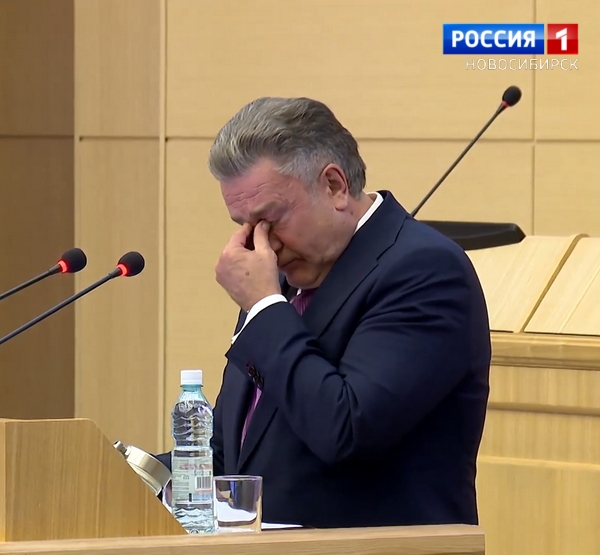 Андрей Шимкив расчувствовался на трибуне сессии Андрей Шимкив расчувствовался на трибуне сессии