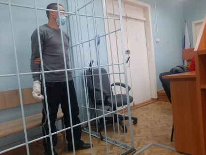 Мужчина в суде. Мужчина в суде.