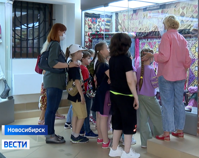 Дети в музее