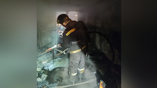 В Новосибирске трое детей попали в больницу после пожара на улице Троллейной
