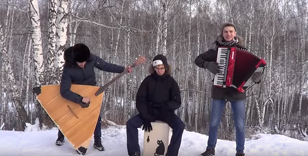 Новосибирские музыканты сняли клип с огромной балалайкой на песню Despacito