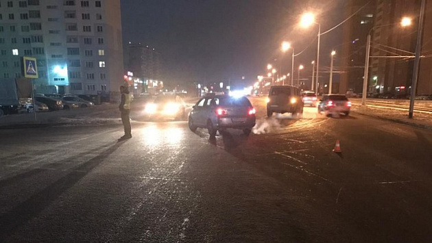 Перебегавшего дорогу в неположенном месте десятилетнего мальчика сбила машина в Новосибирске
