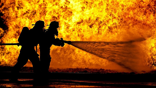В Новосибирске пожар в дачном доме унес жизнь 40-летнего мужчины