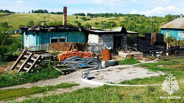 Под Новосибирском загоревшаяся электроплита оставила семью без крыши над головой