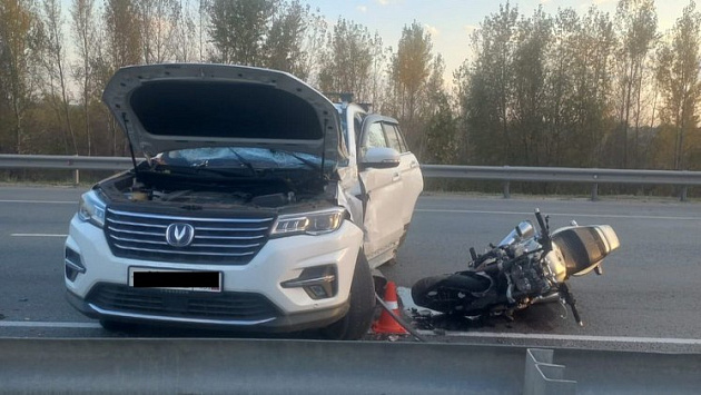 Под Новосибирском 46-летний мотоциклист погиб в столкновении с машиной