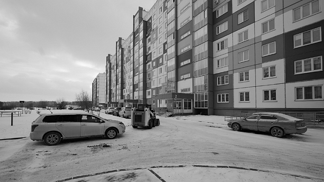 В Новосибирске нашли тело мужчины под окнами дома на улице Титова