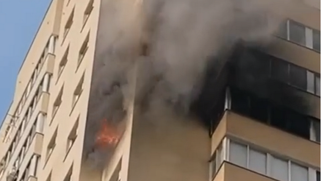 Ребёнка спасли из горящей квартиры в Новосибирске