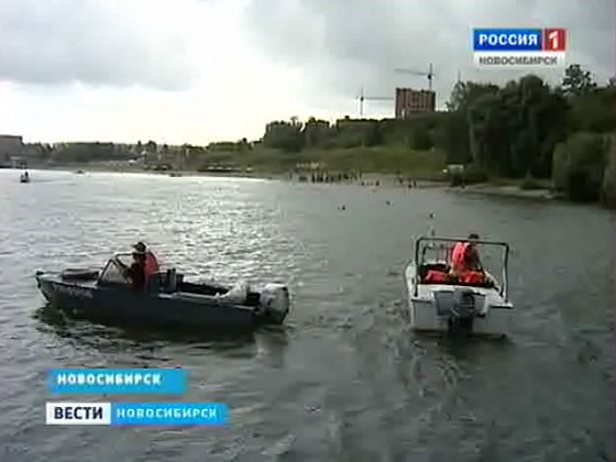 В Новосибирске прошел массовый заплыв через Обь, приуроченный к 120-летию города