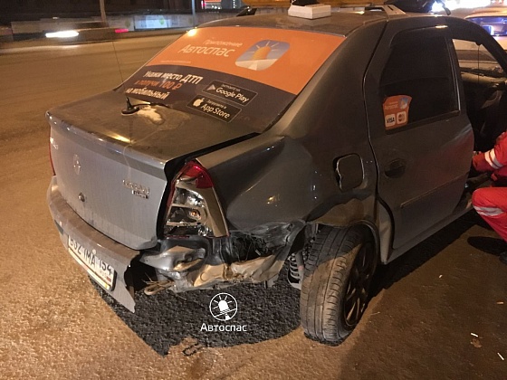 Шесть автомобилей попали в массовую аварию в Новосибирске