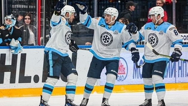 Хоккеисты «Сибири» одолели «Динамо» из Минска со счетом 2:1 в овертайме