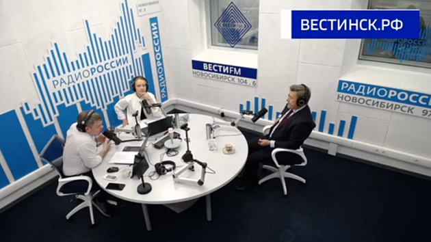 Прямая линия с мэром Новосибирска Анатолием Локтем