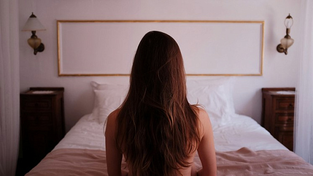 18-летняя жительница Новосибирска продает свою невинность за 634 тысячи рублей