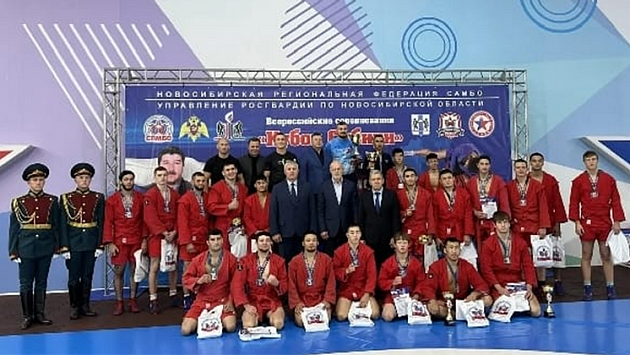 Студенты новосибирского вуза выиграли три медали на турнире по самбо