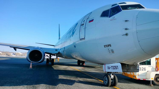 Самолет совершил аварийную посадку в Новосибирске из-за проблем с закрылками