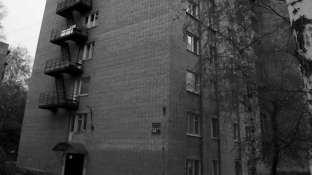 В Новосибирске нашли тело мужчины под окнами дома на улице Забалуева