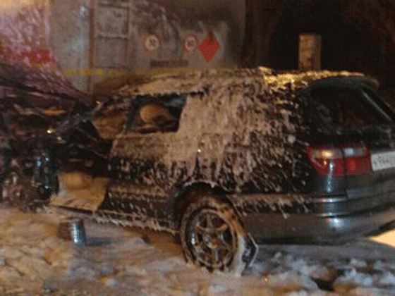 В Новосибирске «Тойота» врезалась в бензовоз, водитель иномарки погиб 